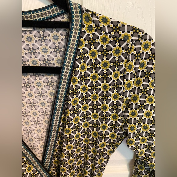 💛5/$25💛 Max Studio wrap Dress Size Small - Picture 2 of 2